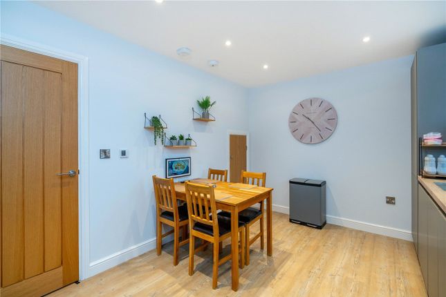 34, Dickinson Road, Sleaford photo 4