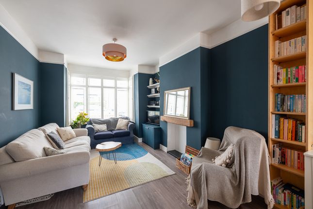 5, Wellington Avenue, Westcliff-on-sea photo 2