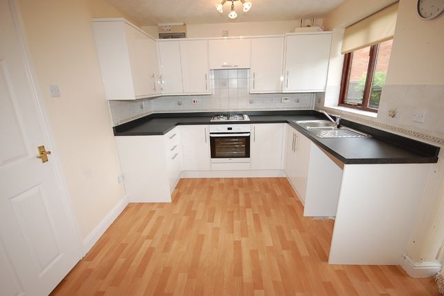 9, Harvest Way, Sleaford photo 2