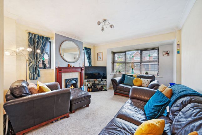 2 Petrel Close, Manchester photo 5