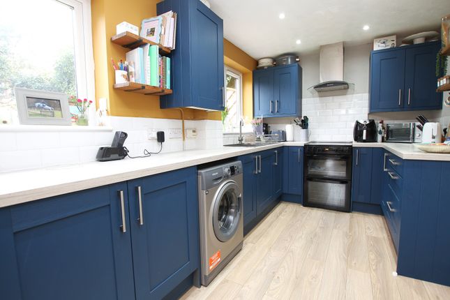 8, Lodge Drive, Branston photo 4