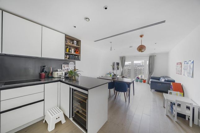 Flat for sale in Beaufort Square, Colindale