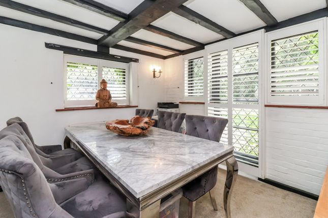 Blackwell Hall Cottage, 12, Latimer Road, Chesham photo 4
