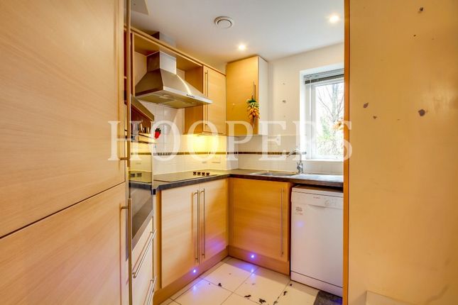 Flat for sale in Willesden Lane, London