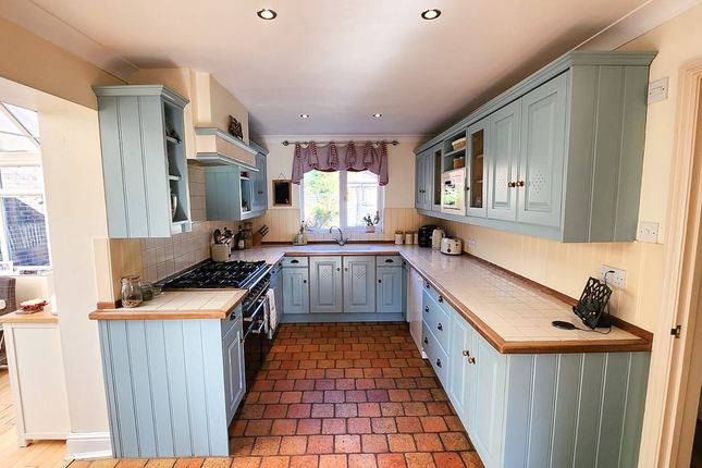 4, Moat Close, Sevenoaks photo 4