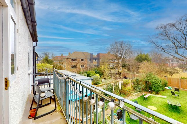 70, Highview Road, London photo 4