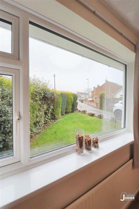 74, Jacqueline Road, Markfield photo 3