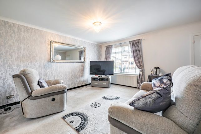 12 Thomson Grove, Cambuslang, Glasgow photo 3