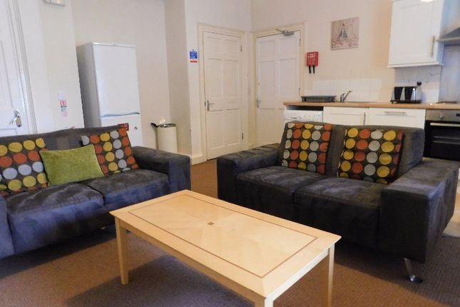 Thumbnail Flat to rent in Irvine Place, Stirling Town, Stirling