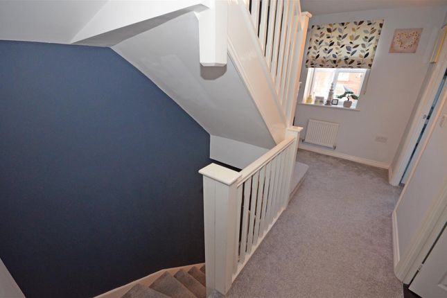 Town house for sale in Admiral Way, Hyde