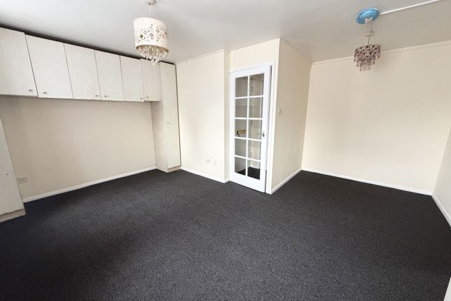 90, Dunnock Close, LONDON photo 5