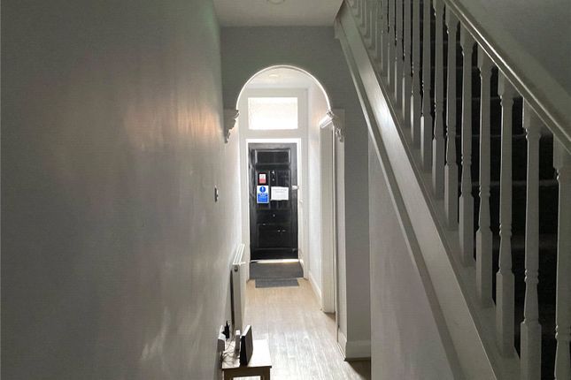 Room 5, 37, Camden Road, Somerset photo 4