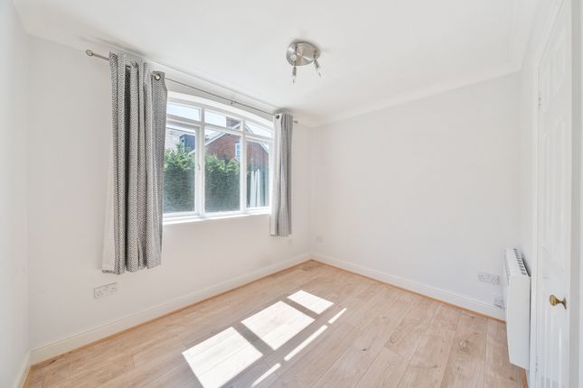 4, Latium Close, Holywell Hill, St. Albans photo 4