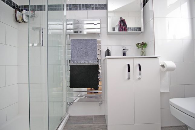 12, Hollies Road, Ealing, London photo 5