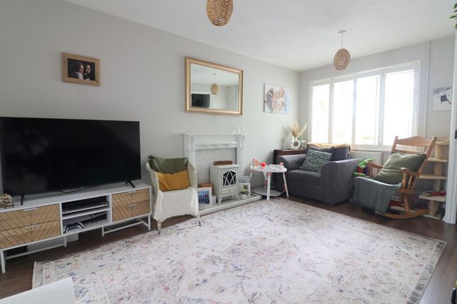53, Farmbrook, Luton photo 3