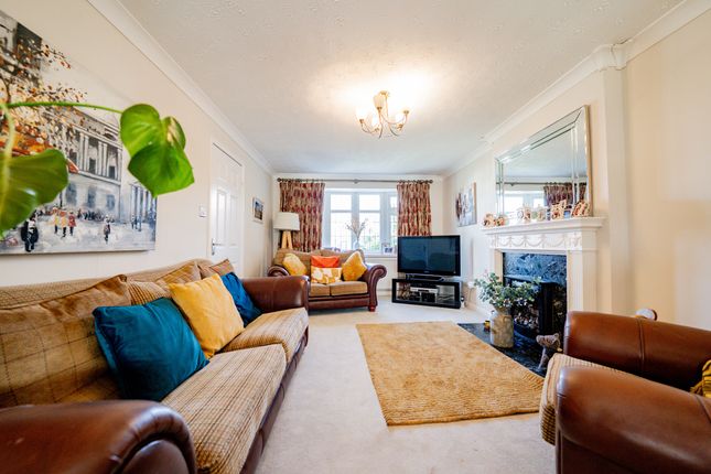 21 Sutherington Way, Leicester photo 2