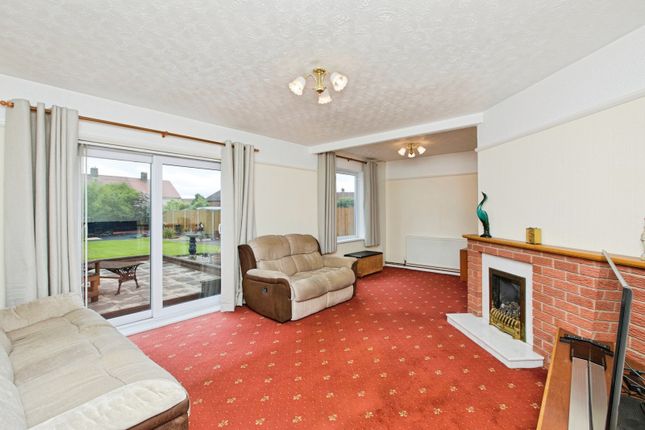 16, Tewkesbury Crescent, Derbyshire photo 3