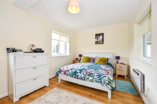Flat for sale in Walled Meadow, Andover