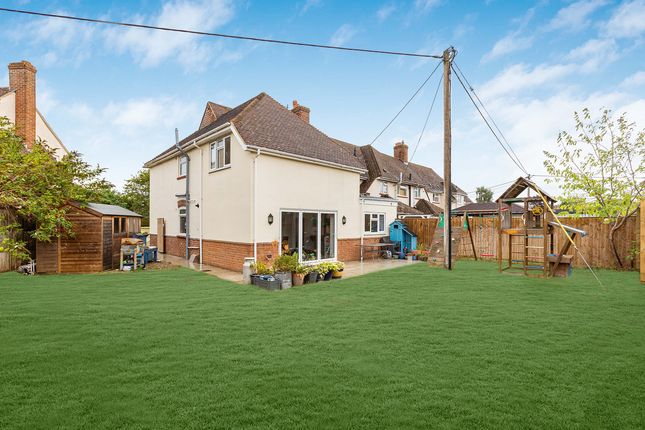 18, Latton Close, Southmoor photo 3