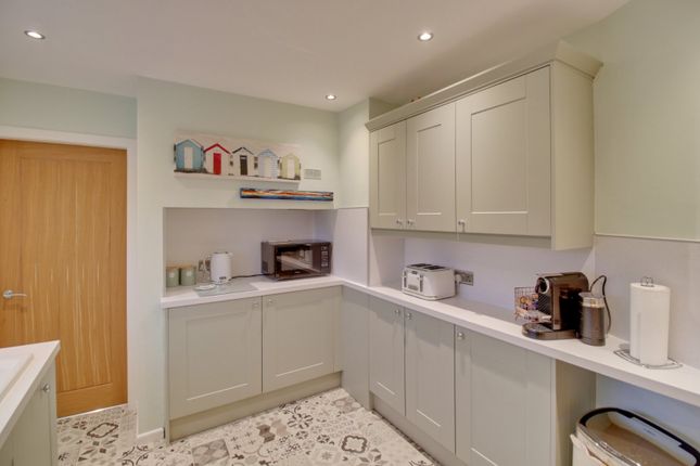 Flat for sale in Southway, Horsforth, Leeds, West Yorkshire