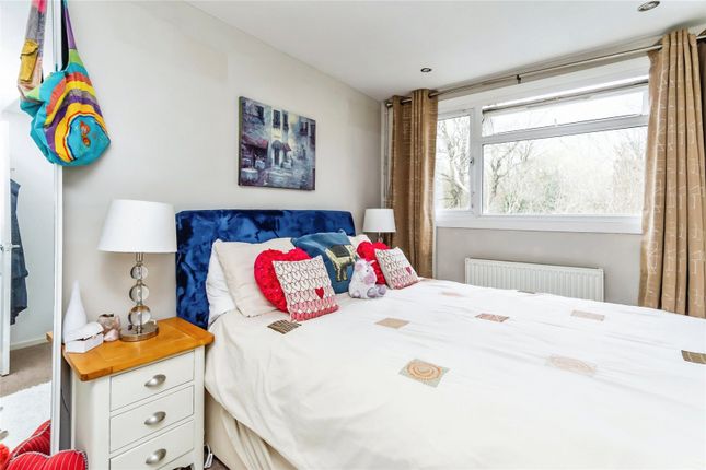 Flat for sale in Blacklands Meadow, Nutfield, Redhill, Surrey