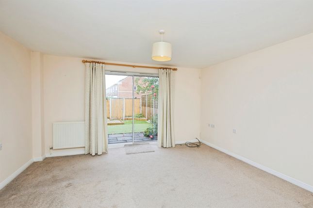 16, Meadow Brook Close, Derby photo 4
