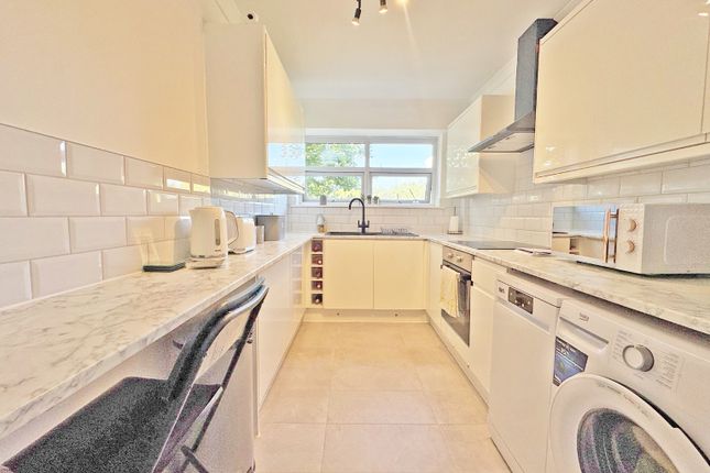 Flat 9, Rotary House, Ruislip photo 4