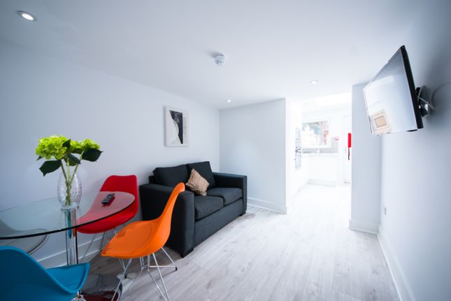 Room to rent in Mason Street, Reading