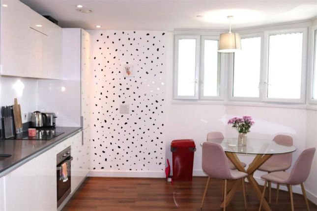 2-bed flat on Apartment 510 - 1, Hagley Road, Birmingham, £85,000
