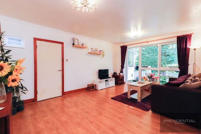 22 Cedar Court, Epping photo 2