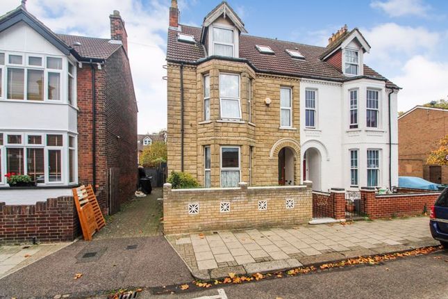 Thumbnail Property to rent in Spenser Road, Bedford
