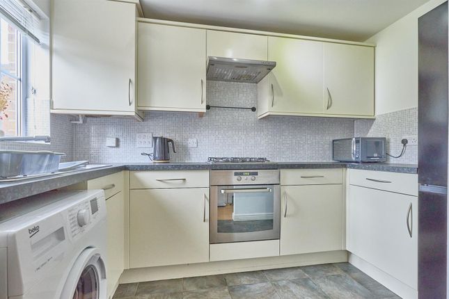 20, Harvey Close, Barwell photo 2