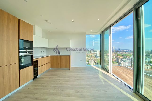 Thumbnail Flat to rent in E1