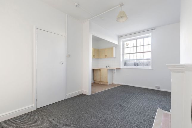 Flat 16, Lisle House, Cheltenham photo 2
