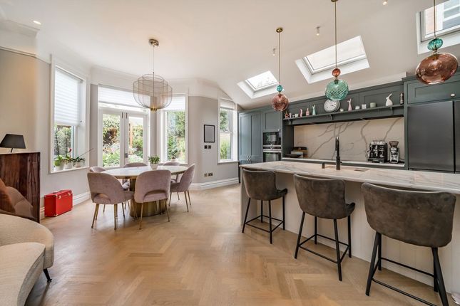 38, Hillcrest Road, London photo 4