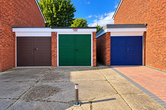 16, Fullers Close, Colchester photo 4