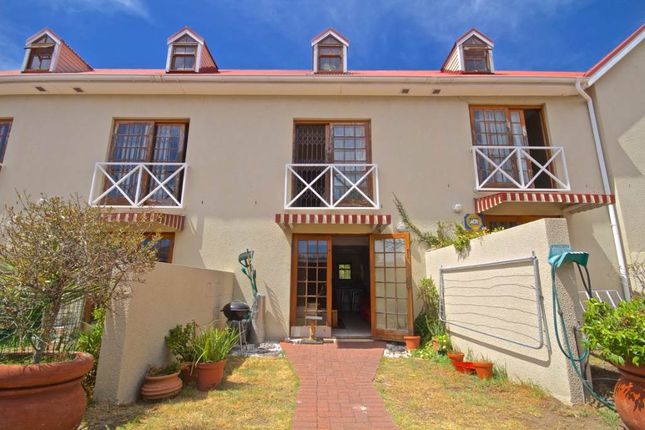 Town house for sale in Claremont, Cape Town, South Africa