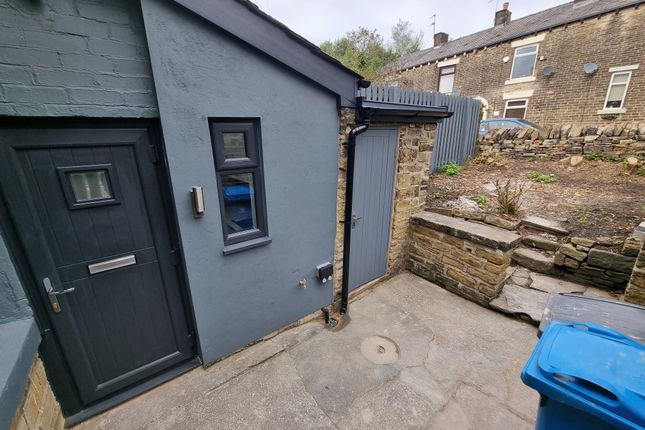 1A, Walkers Lane, Springhead, Oldham photo 2