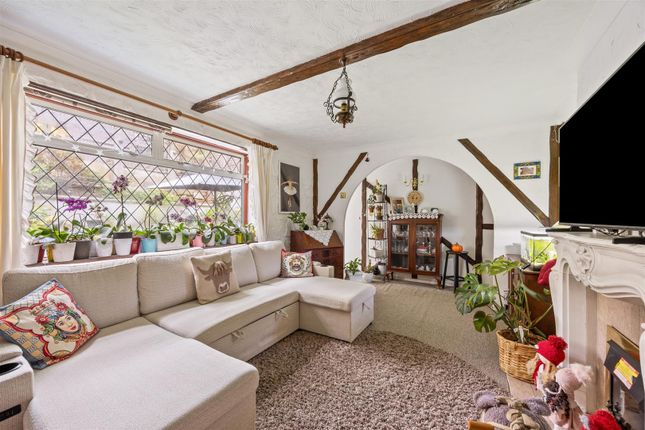 33, Patchdean, Brighton photo 2