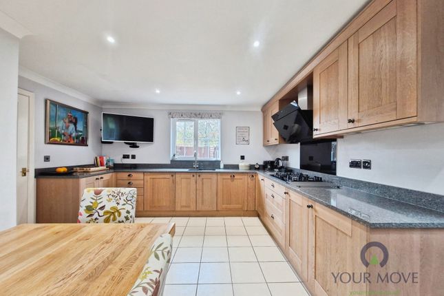 5, Murphy Drive, Coalville photo 2