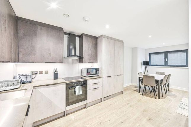 Flat 2 Holocene Court 63, The Hyde, London photo 2