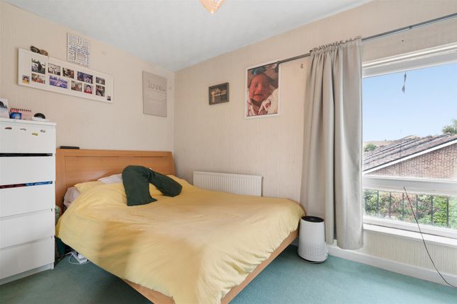 43, Southwood Close, Worcester Park photo 4