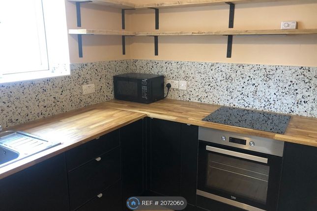 Flat to rent in St. Albans Court, London