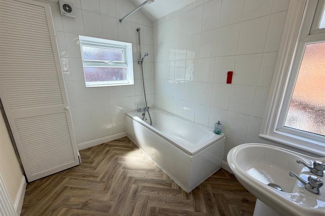 19, Livingstone Road, Scarborough photo 4