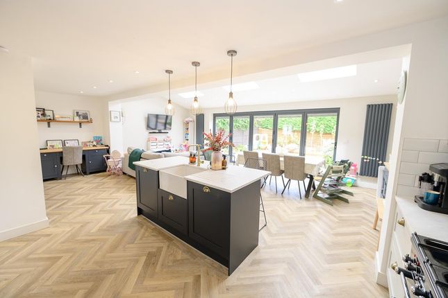 24, Aintree Drive, Bristol photo 3