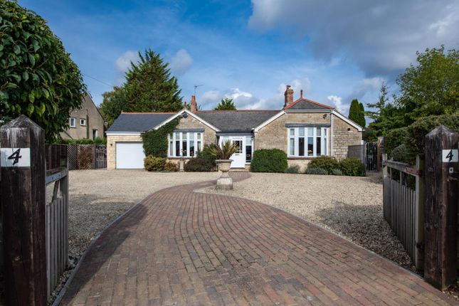 Thumbnail Detached bungalow for sale in Curbridge Road, Witney, Oxfordshire