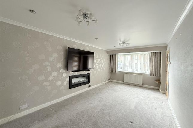 41, Fold Crescent, Stalybridge photo 2