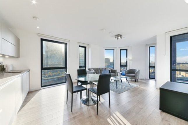 Thumbnail Flat to rent in Manhattan Plaza, Roosevelt Tower, Canary Wharf