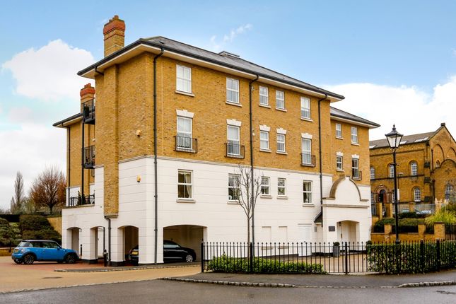 Thumbnail Flat to rent in Clearwater Place, Surbiton