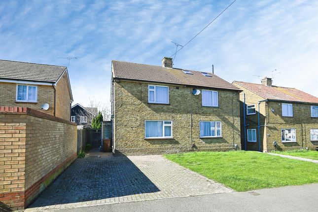 2-bed house on 8, Bearsted Close, Rainham, £180,000